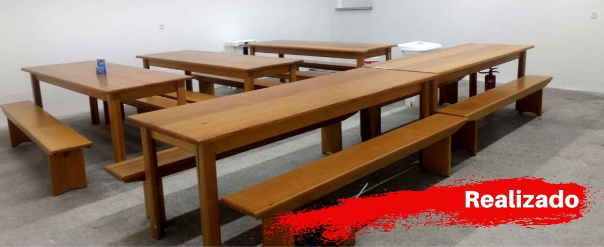 Pintura de Bancos e Mesas